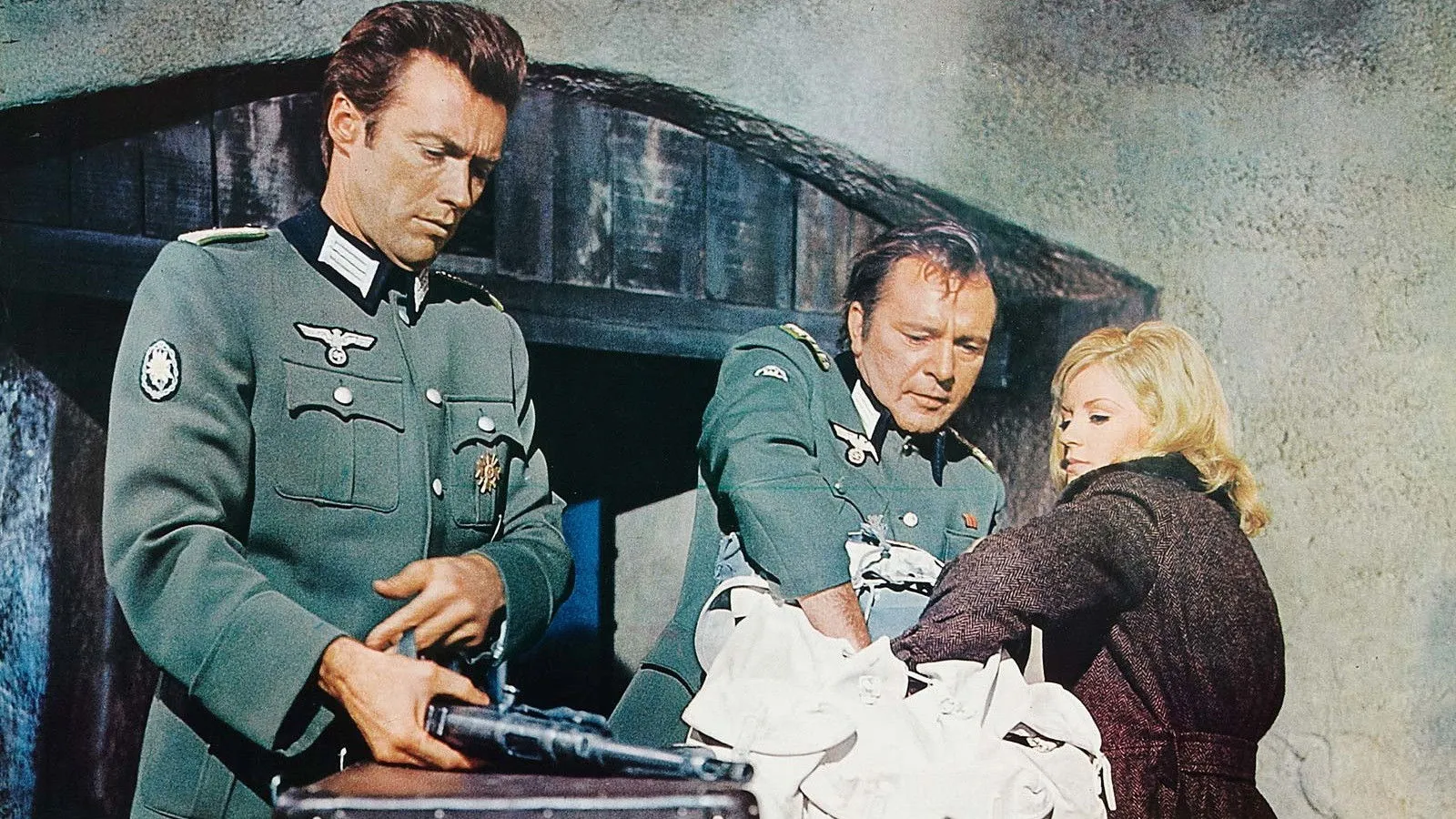 Póster de Donde las águilas se atreven (1968)